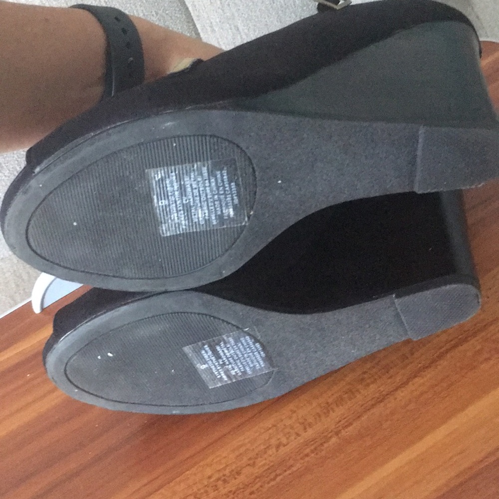 Shoes - Picture 6 of 6